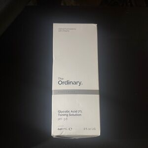 The Ordinary Glycolic Acid 7% Toning Solution - White and Gray